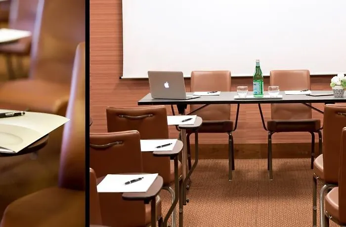 Starhotels Tourist 4* ميلان