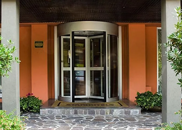 Starhotels Tourist 4* ميلان