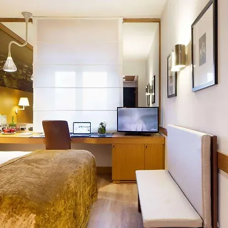 Starhotels Tourist 4*